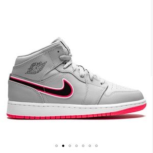 Nike air Jordan 1 mod women 5.5 gray, black, pink